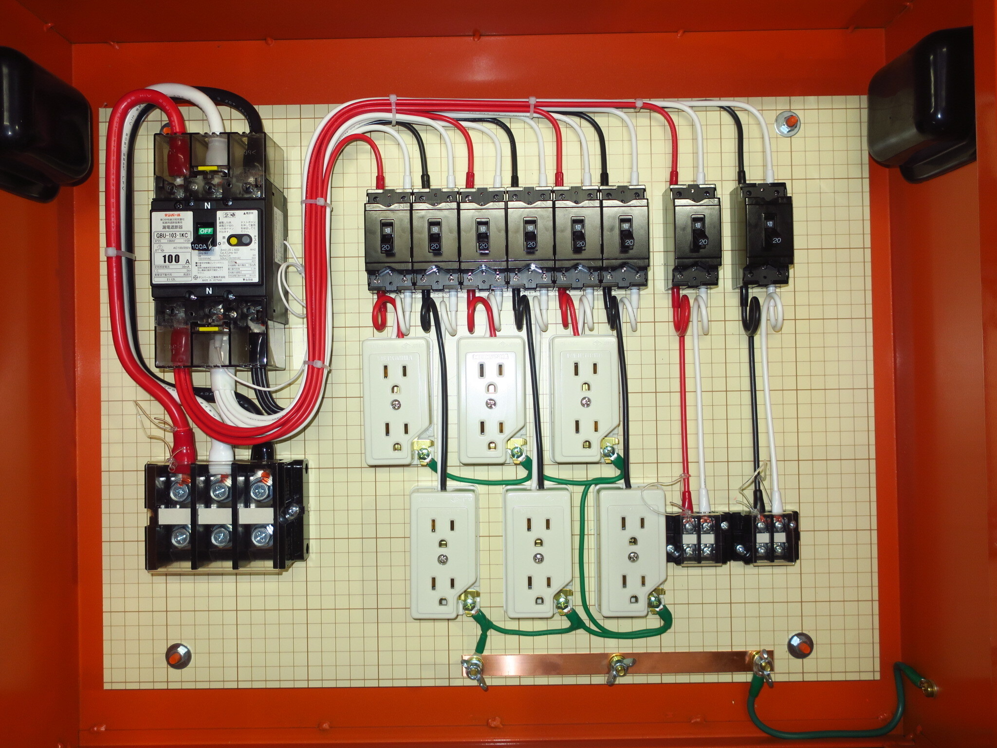 仮設電灯分電盤 メイン100A 8回路 型番：ML100-62